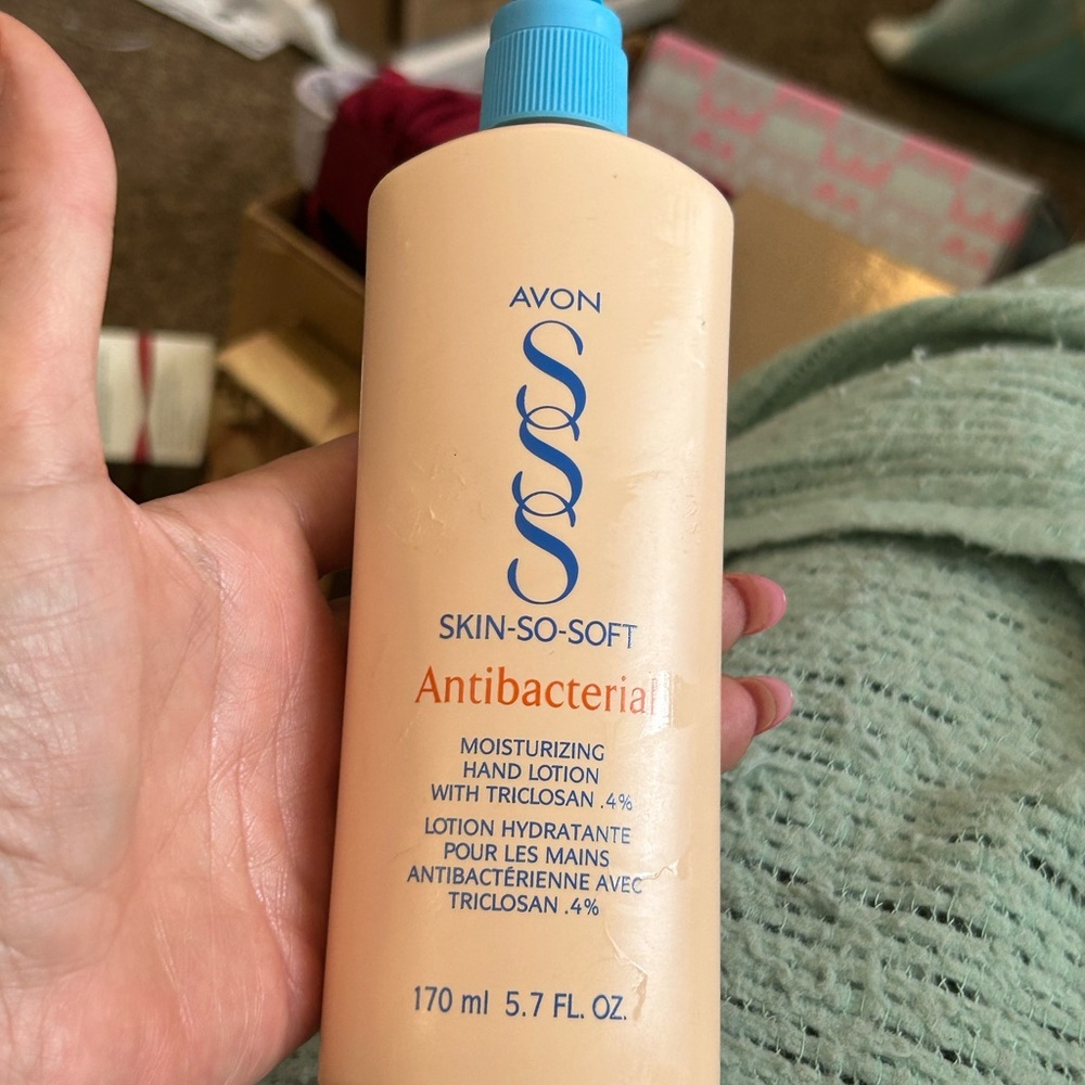 Avon Skin So Soft Antibacterial. Moisturizing Hand Lotion with Triclosan 4%